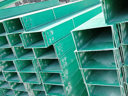 800*200玻璃鋼電纜橋架多少錢一米？